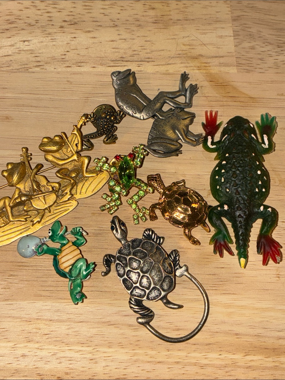 Assorted Frog & Turtle Reptile Pins - Green, Gold, Bronze